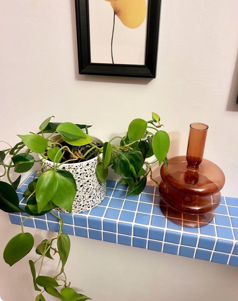 Estante flotante de pared con azulejos azules / Estante colorido / Estante moderno de pared / Decoración de dopamina / Estante para plantas / Estante decorativo para la entrada del baño imagen 7