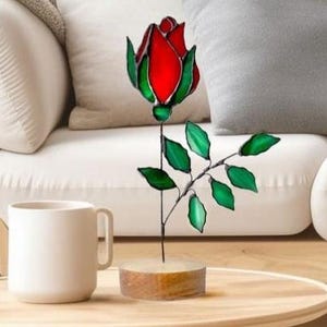 Stained Glass Red Rose on Oak, Rose Flower Stained Glass, Floral Glass Suncatcher, Stained Glass Rose, Gift for Mom, Grandma, Mother&#39;s Day