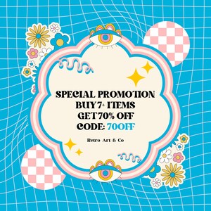Może przedstawiać: Grafika promocyjna w stylu retro z chmurą w kształcie dymka na niebieskim tle w kratkę. Dymka zawiera tekst "SPECIAL PROMOTION BUY 7+ ITEMS GET70% OFF CODE: 70OFF Retro Art & Co". Grafika zawiera r&oacute;wnież parę oczu z ż&oacute;łtą tęcz&oacute;wką i r&oacute;żowym wzorem szachownicy.