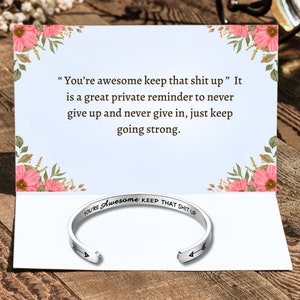 You're awesome keep that shit up, Inspirierendes Manschettenarmband, personalisiertes Armband mit gravierter Nachricht, Ermutigungsschmuck für Mädchen Frauen