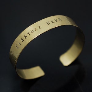 Handgestempeltes KupferArmband Handgestempeltes Kupferarmband Unisex Armreif Wikinger Armband Manschette personalisiert. Bild 1