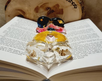 Book page holder made of epoxy resin mold can be freely chosen