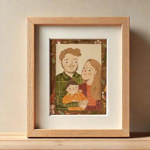 Può includere: Un'illustrazione incorniciata di una famiglia di tre persone, con una persona in camicia a quadri verdi, una in maglione bordeaux e un bambino con giacca arancione. Il bordo include elementi botanici e le date 25.04.25 e 12.12.25.