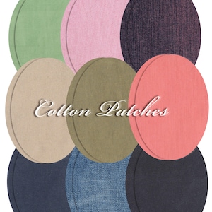 Puede incluir: Un surtido de nueve parches circulares de algodón en varios colores, incluyendo verde, rosa, morado, beige, oliva, coral, marino, mezclilla y negro. El texto "Cotton Patches" se muestra en cursiva.