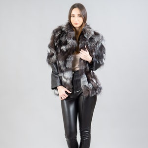 Veste d'hiver en fourrure de renard véritable argentée et manches en cuir pour femme, chaude et élégante