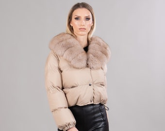 Beige short jacket with fox fur