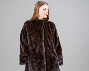Real Mink Fur Jacket In Brown Color With A Short Fur Collar