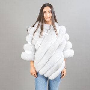White Fox Fur Cape Coat With Lamb Leather Details With Side Zipper Closure