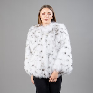 Real Fox Fur Jacket With A Short Fur Collar In White Color Women's Winter Fur Coat