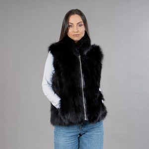Fox Fur Vest With A Collar In Black Color