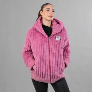 Hooded faux fur jacket in pink color