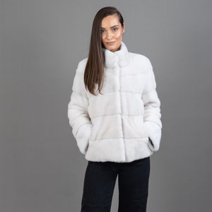 White Short Mink Fur Jacket Women&#39;s Winter Fur Coat
