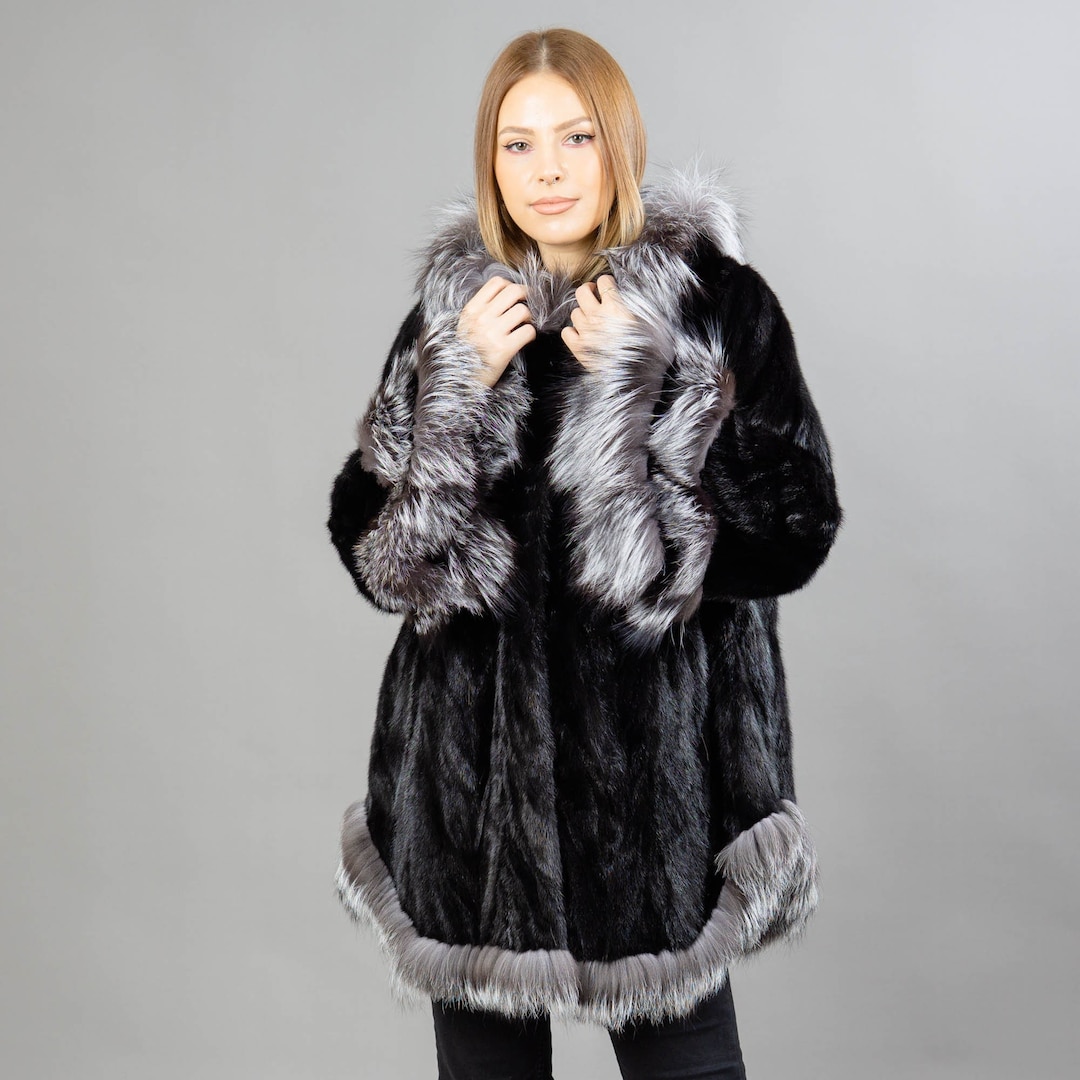 Women's Real Mink Fur Coat With Silver Fox Fur Details in Black