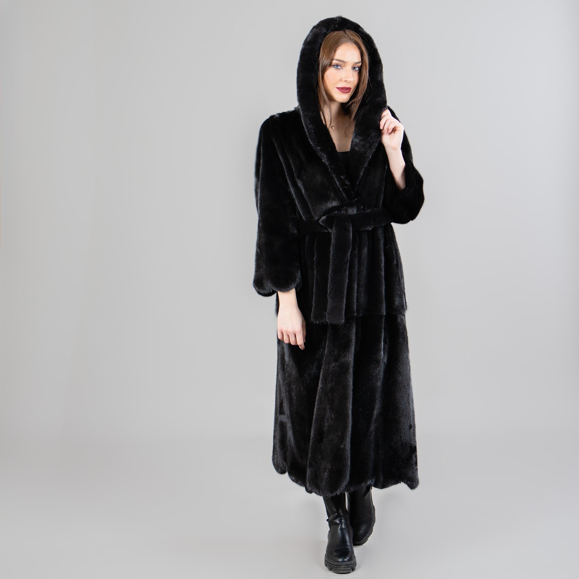 ブラックミンク　フードロングコート フード付きの黒いミンクの毛皮のロングコート - Etsy 日本
