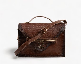 Brown leather shoulder bag with a detachable strap