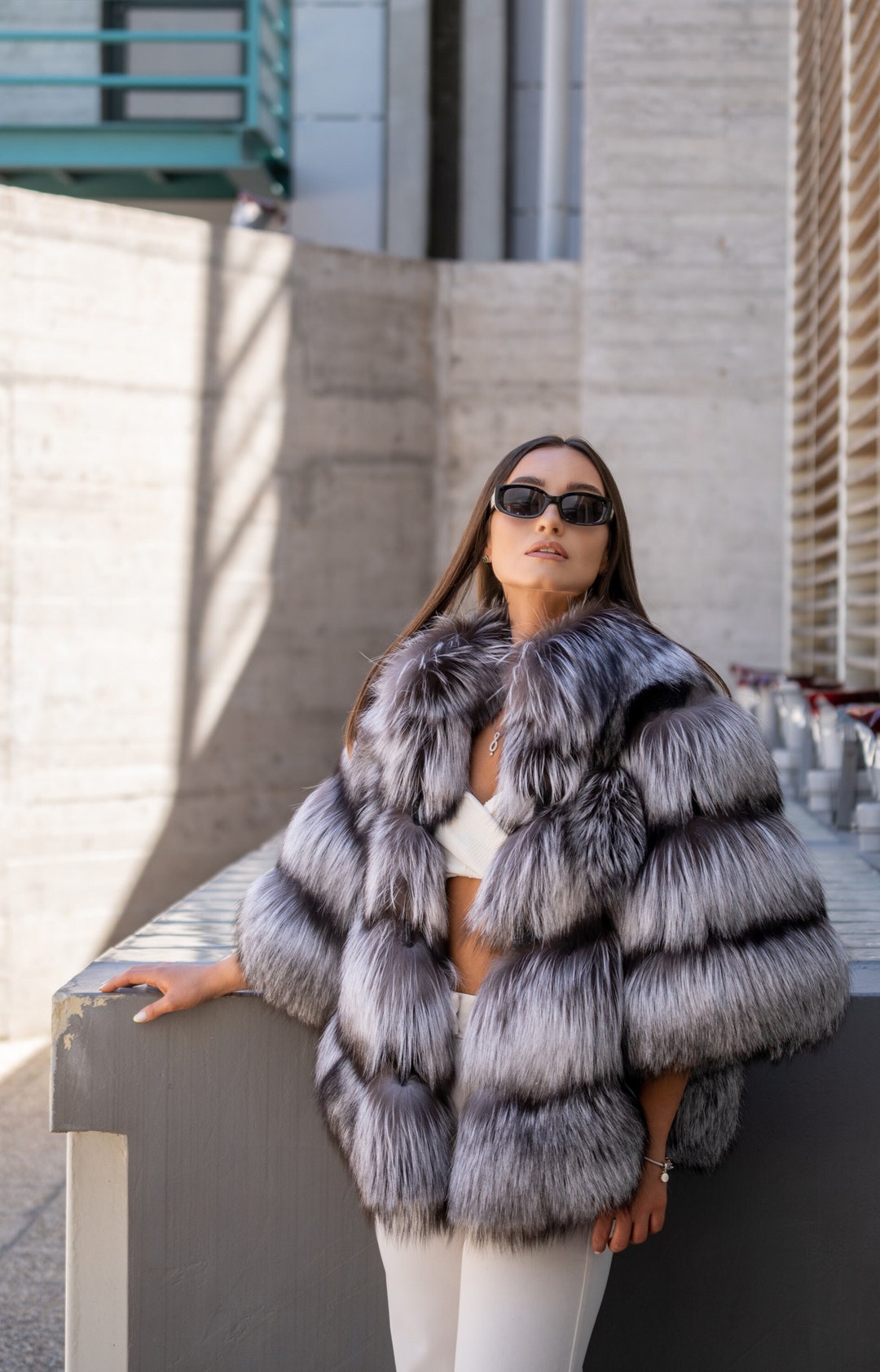 完売【sheller】FOX fur cape coat Authentic black fox fur cape: FurHatWorld