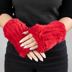 Red Rex Rabbit Fur Mittens – Luxurious and Warm Winter Accessory