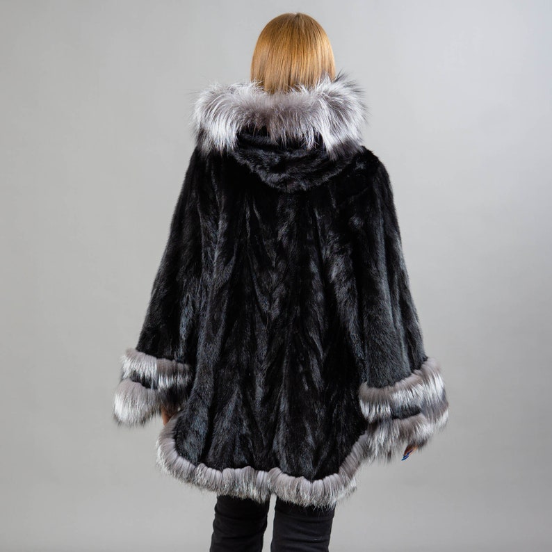The back view of the coat.