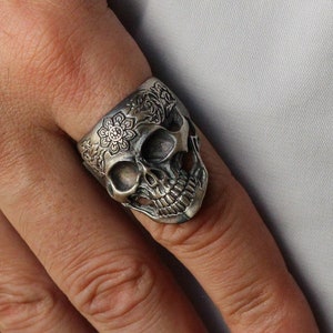 Flower Skull Ring,  Baroque Skull Ring, Sterling Silver Thumb Ring, Biker Jewelry Gift, Cool Mens Ring, Floral Gothic Jewelry Gift