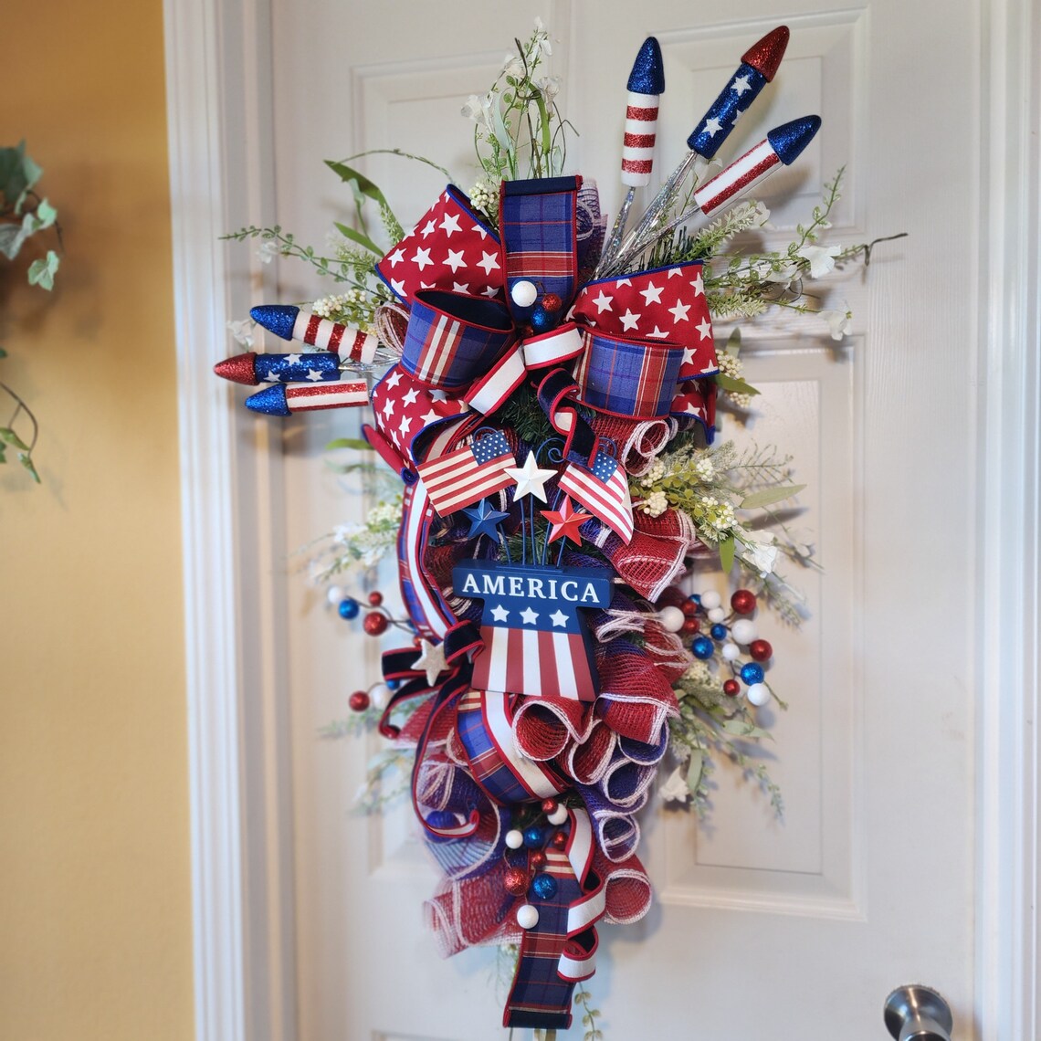 the tv show making it 4th of july door