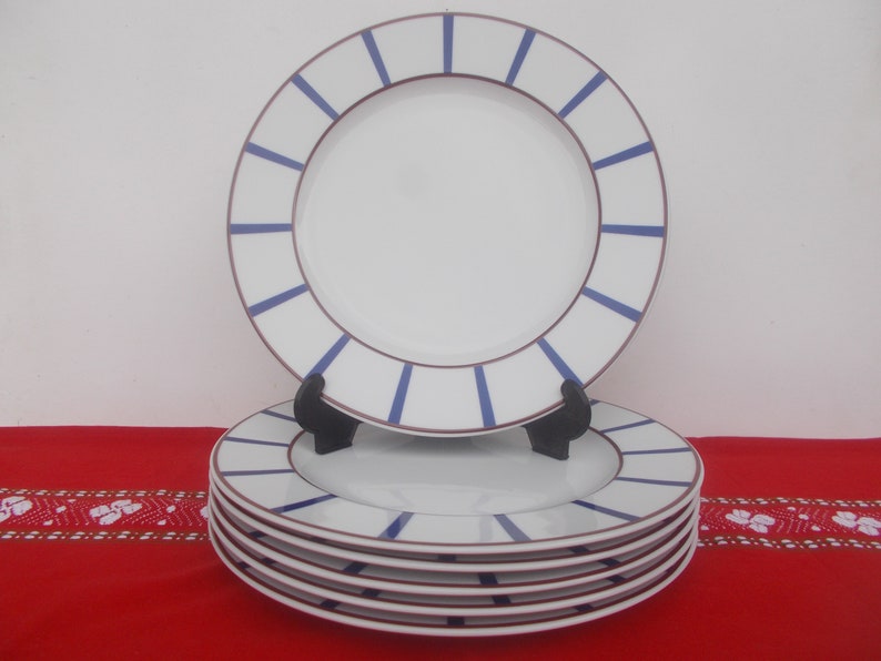 6 Assiettes plates porcelaine basque bleu et rouge image 1