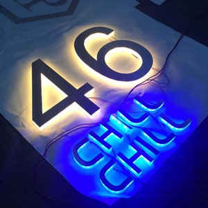 Letrero iluminado en 3D personalizado, diseño de caja de luz colgante al aire libre, señalización de acero inoxidable, logotipo de acrílico LED, publicidad comercial para la empresa