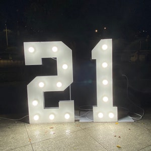 Luci per lettere tendone con 21 numeri, numeri illuminati da 4 piedi/3 piedi, luci per tendone Mr & Mrs/Love per feste di compleanno di nozze, luci per numeri tendone