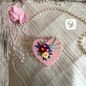 Hand Embroidered Brooch, floral design brooch, Valentine’s Day gift , gift for her,handmade gift, pin brooch, peach pink brooch, rose design