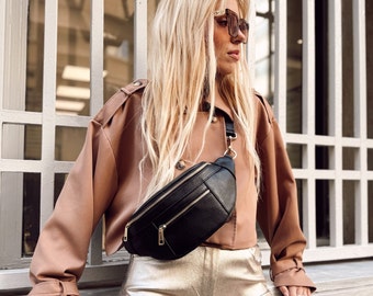 Medium Leather Fanny Pack with Removable Strap