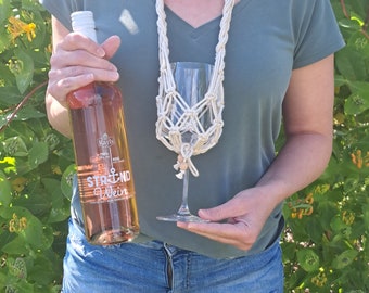 Boho Weinglashalter Makramee – Festival & Weinwanderung Accessoire – praktischer Glas Halter zum Umhängen