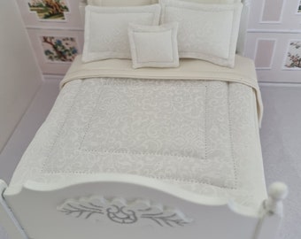 Dollshouse bedding