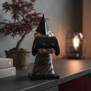 Silent Hill Pyramid Head Controller Stand | Horror Gaming Statue Decor | Unique Gamer Gift