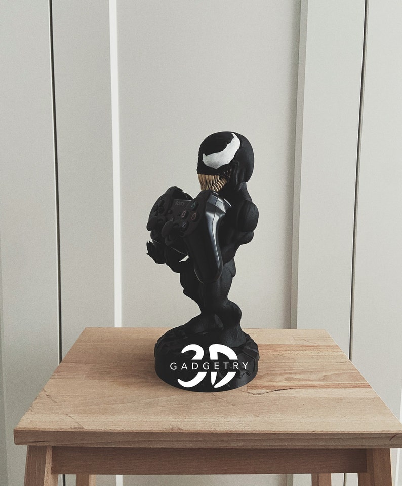 Custom Marvel Venom controller stand, the best Valentine’s gift for him. A stylish and functional gaming collectible, made personal just for him.