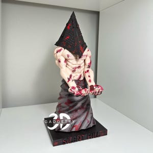 Pyramid Head Controller Holder - Handmade Silent Hill Figurine, Horror Game Decor, Unique Gaming Accessory