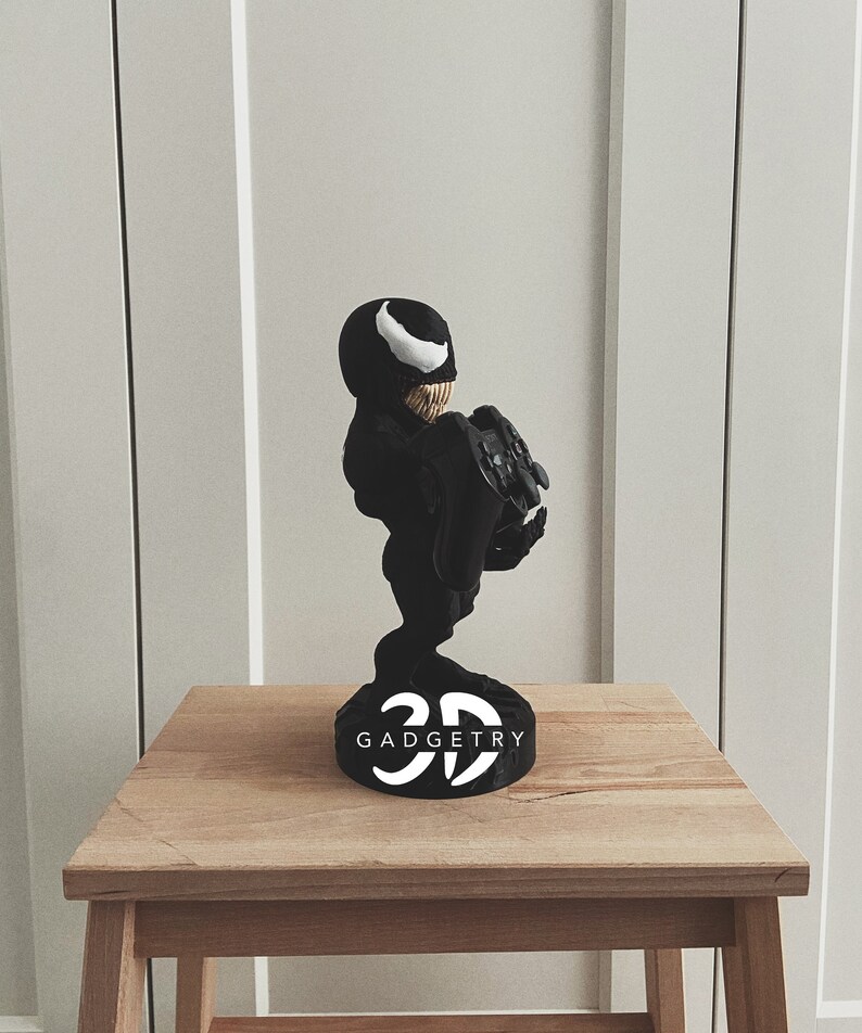 Venom controller stand for PlayStation, Xbox, or PC gamers. A personalized Valentine’s or anniversary gift for boyfriends who love Marvel and gaming.