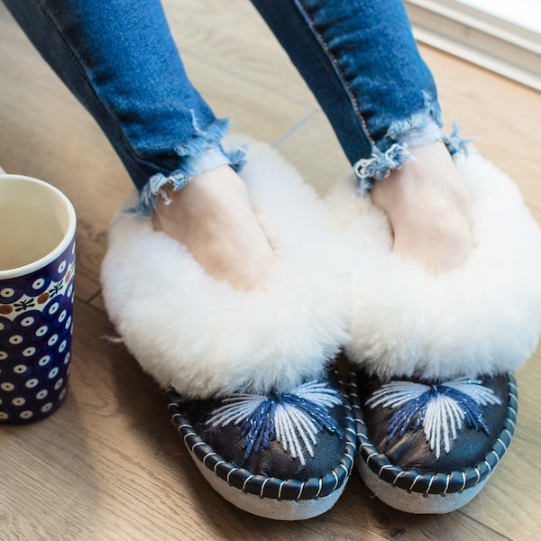 BABA Handmade Sheepskin Moccasin Slippers FROZEN