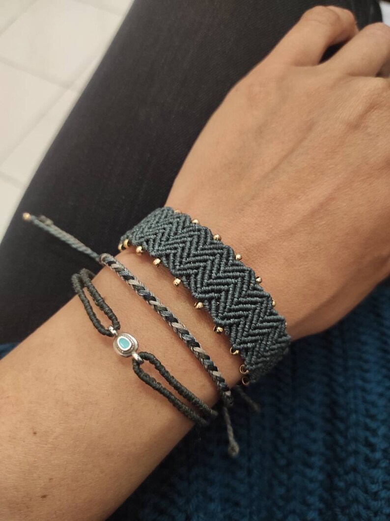 Makramee Manschettenarmband. Handgemachtes Perlenarmband. Zick Zack Armband. Eleganter Makramee Schmuck. Blue jean