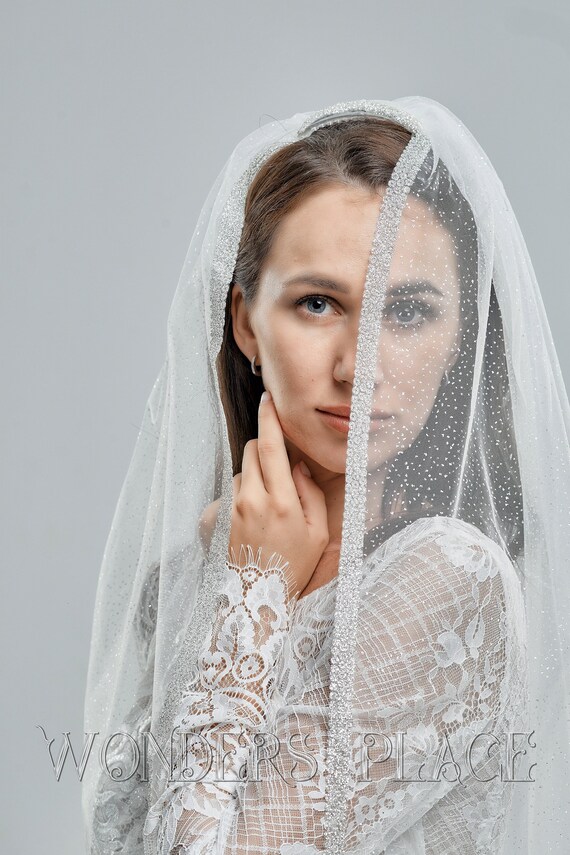 Sparkling Wedding Veil: Glamorous Double-layer Bridal Veil  display picture 2