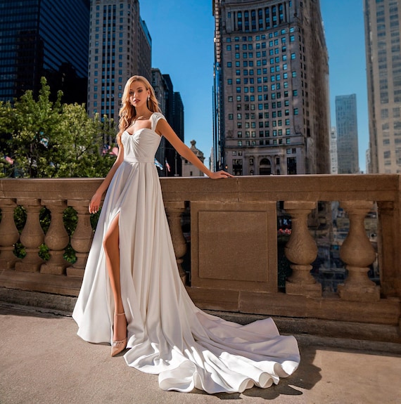 Ivory Wedding Dress Elegant Bridal Gown with Train and Slit Ivory Wedding Dress Elegant Bridal Gown with Train and Slit