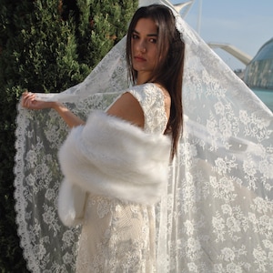 Embroidered Lace Mantilla Wedding Veil: Spanish Bridal Veil with Comb