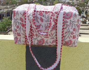 Kleine gesteppte Weekender-Tasche, handgefertigt, große Baumwoll-Reisetasche, Reisetasche für Frauen, Blockdruck, florale Schulter-Aufbewahrungstasche, Handgepäcktasche