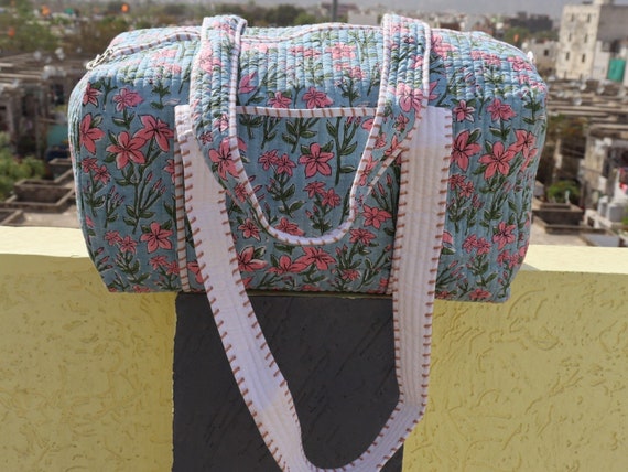 Large Cotton Quilted Travel Bag For Woman Floral … - image 1