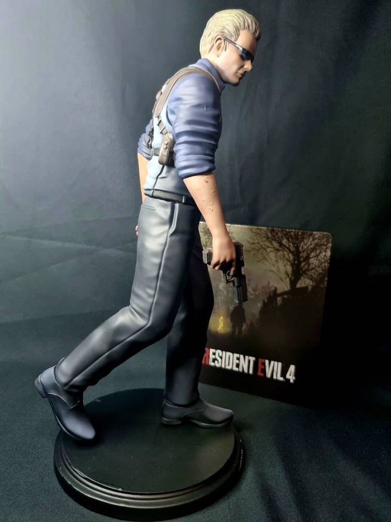 Resident Evil 4 Remake Albert Wesker 1/6 Statue image 9