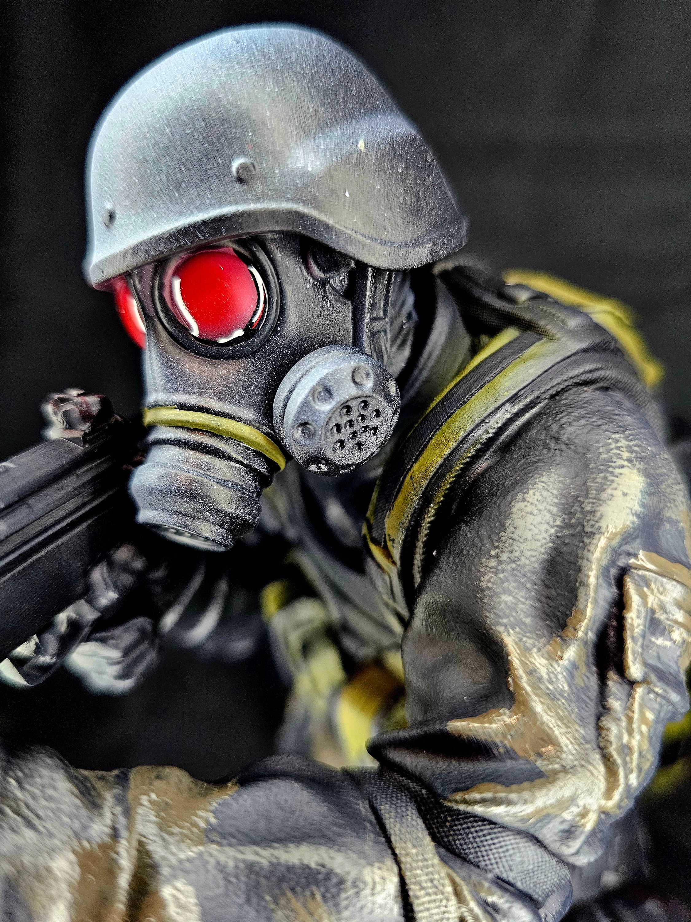 参考出品 バイオハザードRE2 ハンク ガスマスク 1/6 新造形 【公式通販】