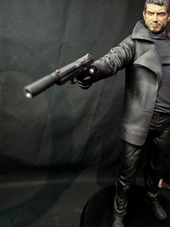 クリス・レッドフィールド 1/6 スタチュー（バイオハザード ヴィレッジ