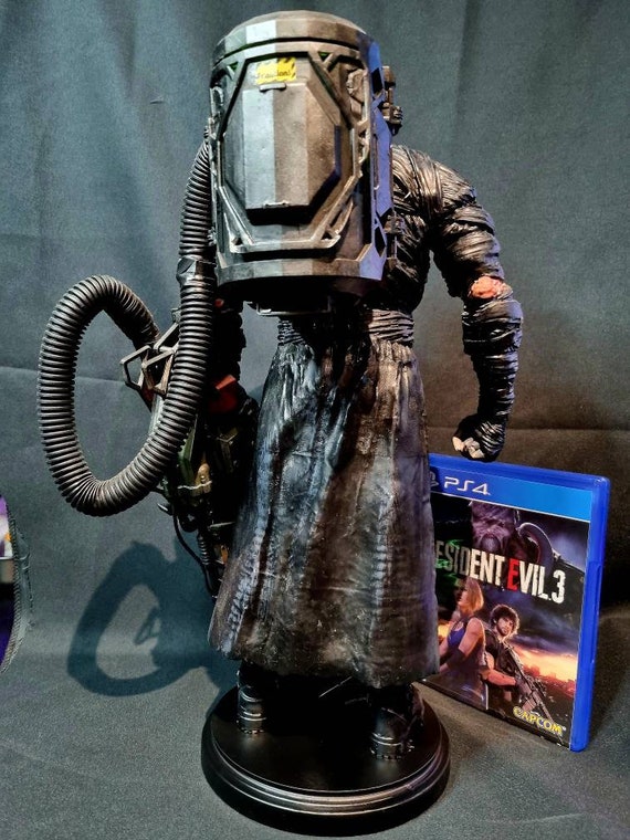 Resident Evil 2 Tyrant MR X 1/6 Scale Statue W/ Base wet Look