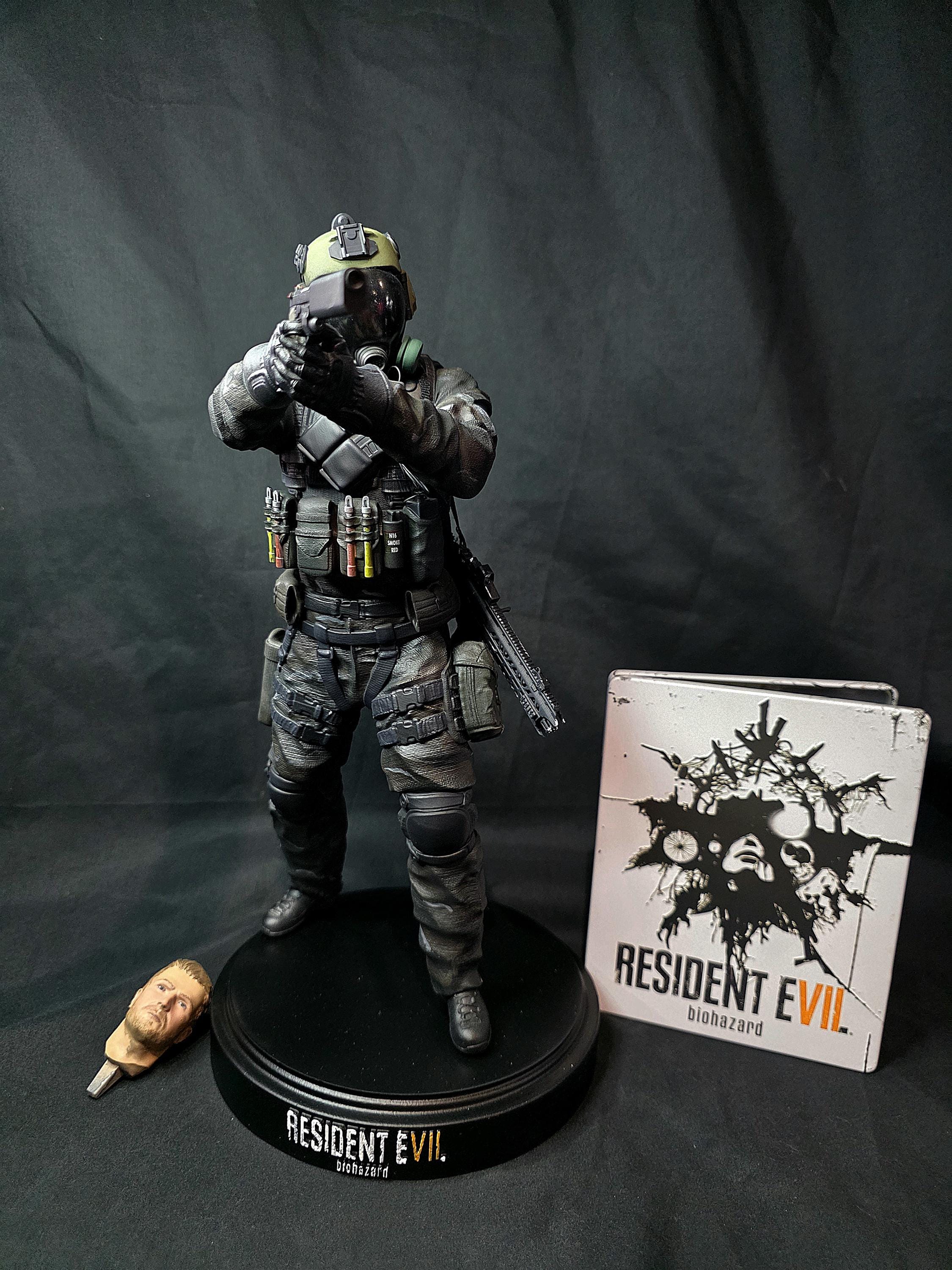 1/6 Resident Evil 7 Chris Redfield Statue With Interchangeable