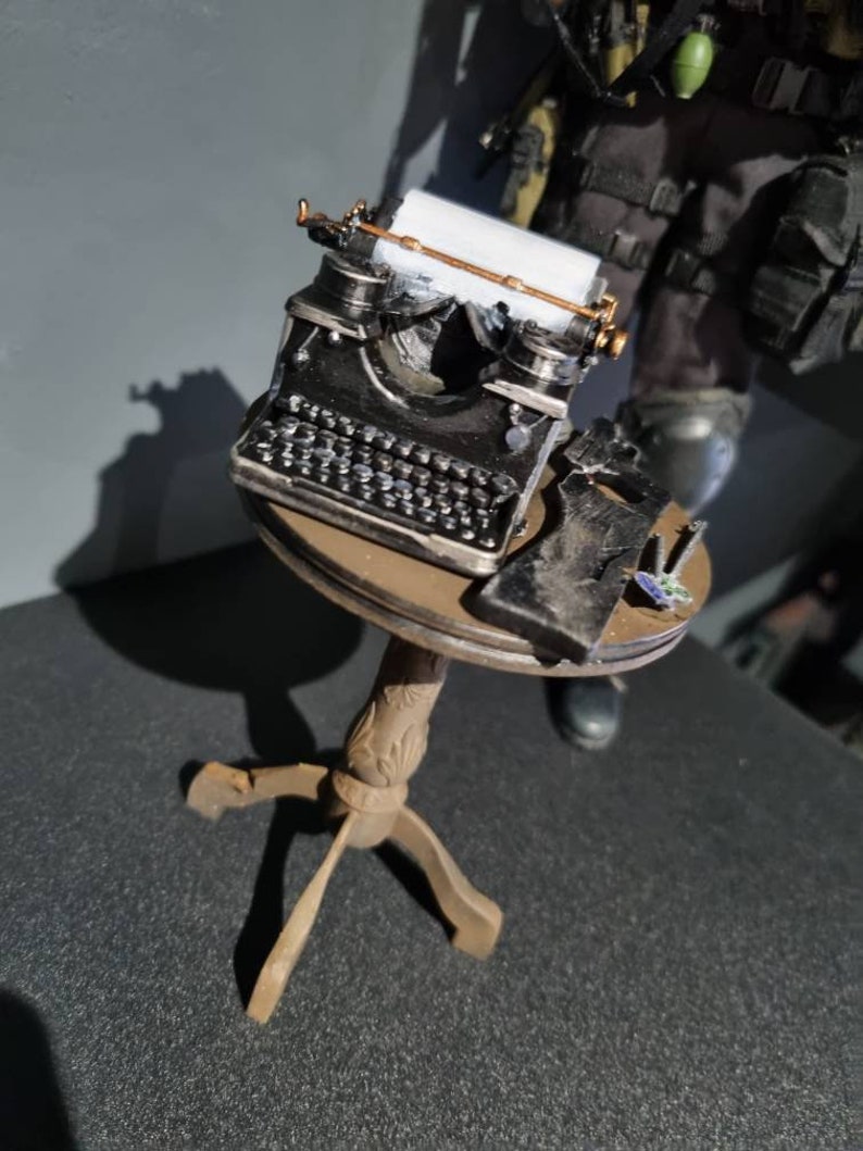 Resident Evil 1/6 Typewriter Table & Keys Etsy