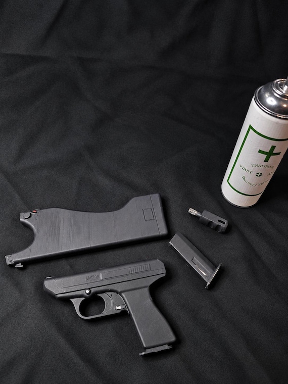 迅速配送】バイオハザード レオン 武器 金属製 レプリカ セット