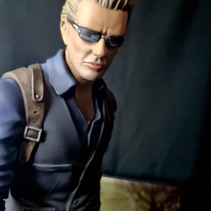 Resident Evil 4 Remake Albert Wesker 1/6 Statue image 8